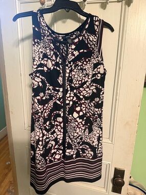 Alfani Black, White & Burgundy Sleeveless Patterned Dress